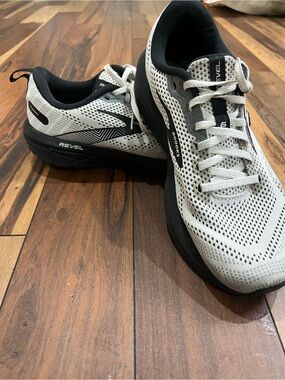 Authentic Brooks Revel 6 Women's Running Shoes, Size 40.5 (US 9)